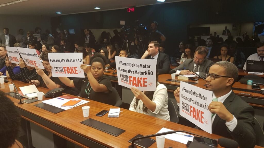 Defesa estado democrático de direito